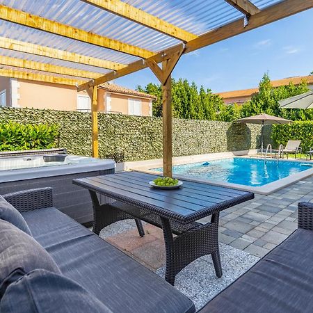 Lotus Villas Resort Пула Екстериор снимка