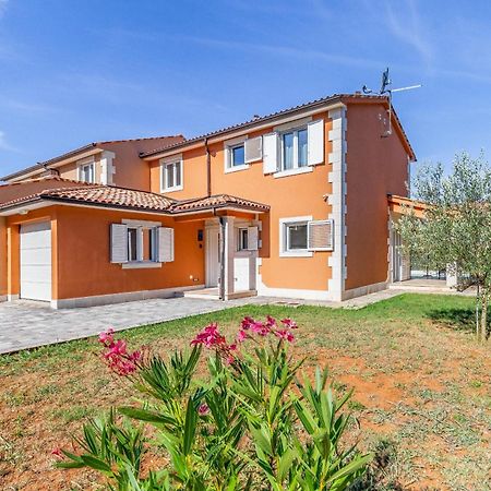 Lotus Villas Resort Пула Екстериор снимка