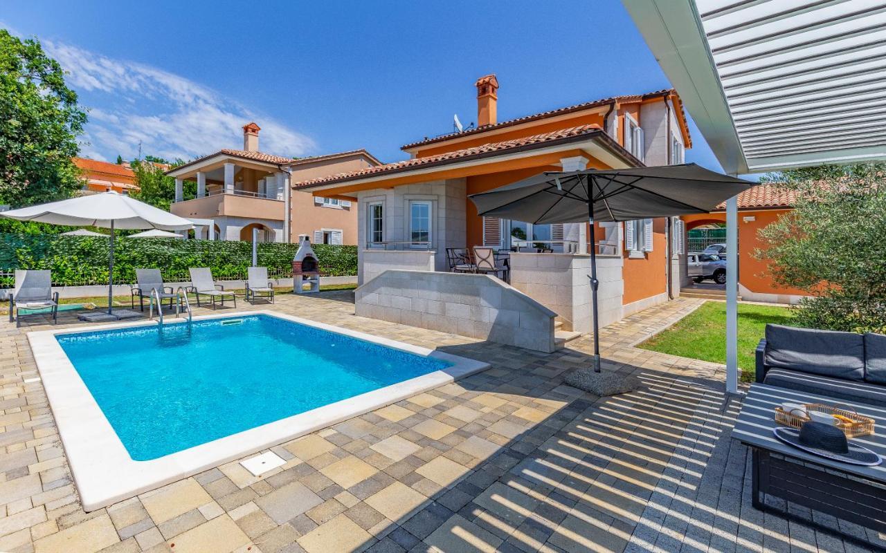 Lotus Villas Resort Пула Екстериор снимка