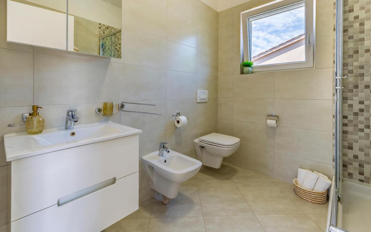 Lotus Villas Resort Пула Екстериор снимка