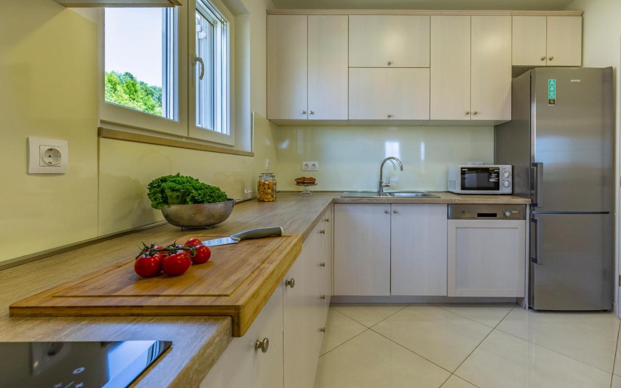 Lotus Villas Resort Пула Екстериор снимка