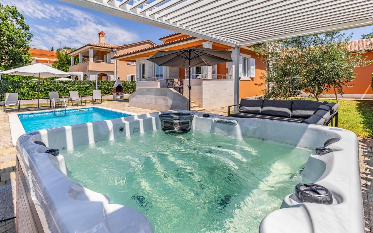 Lotus Villas Resort Пула Екстериор снимка