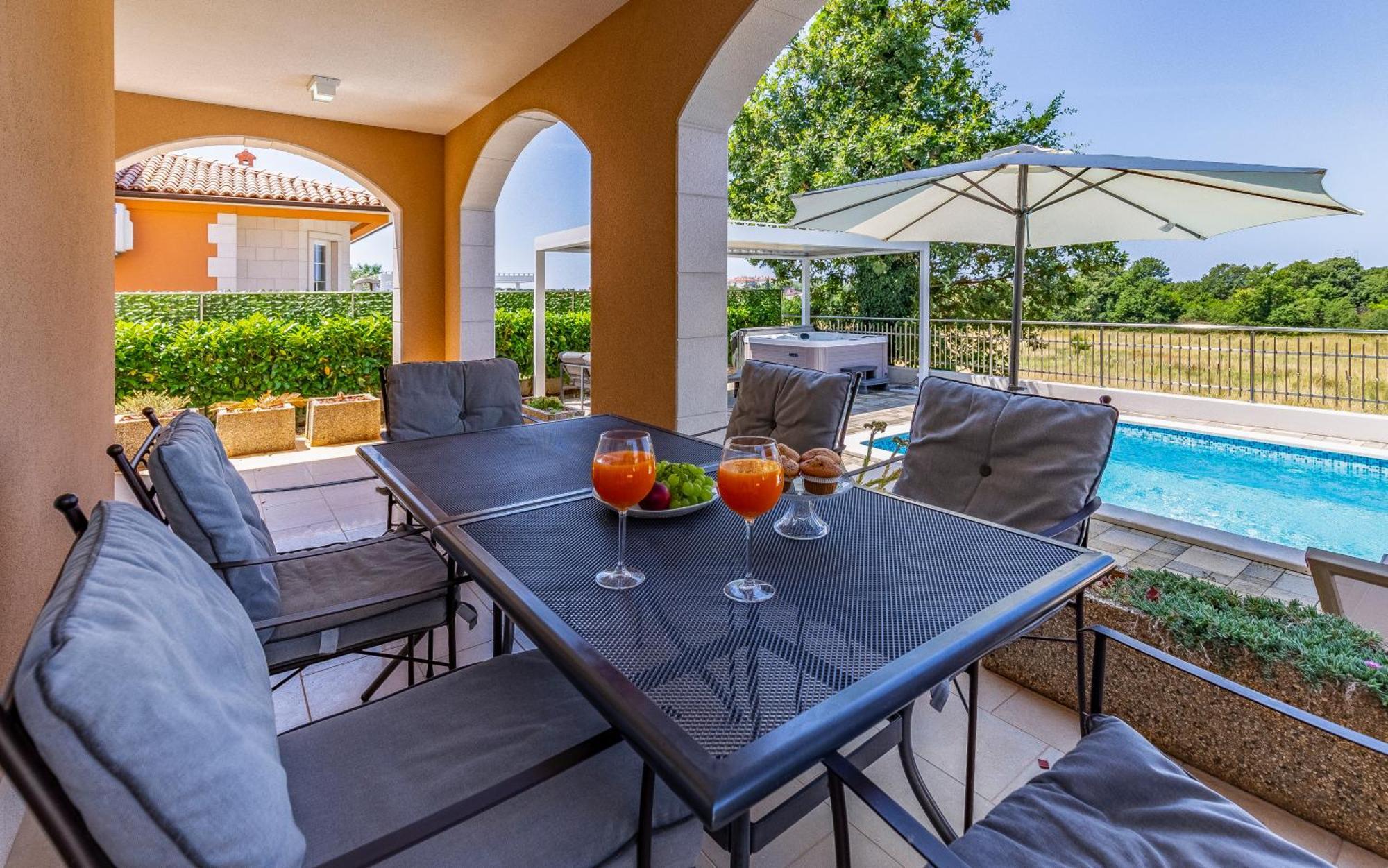 Lotus Villas Resort Пула Екстериор снимка